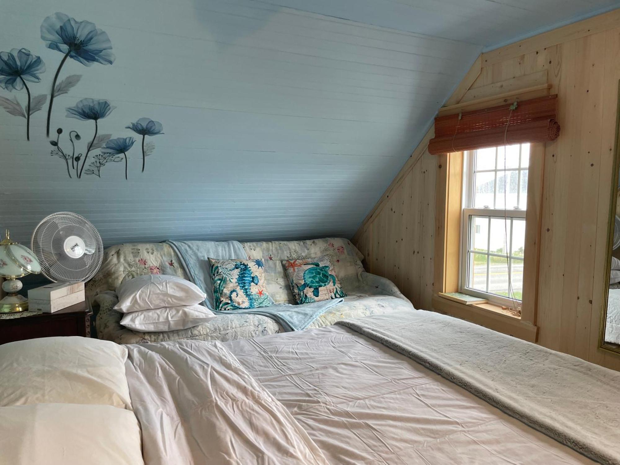 Gite La Belle Forillonne Chambre Bleu Ciel Gaspe Bagian luar foto